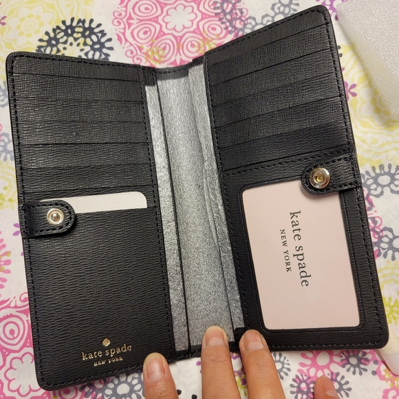 Kate Spade. New York  Large Slim Bifold Wallet. - Picture 3 of 4
